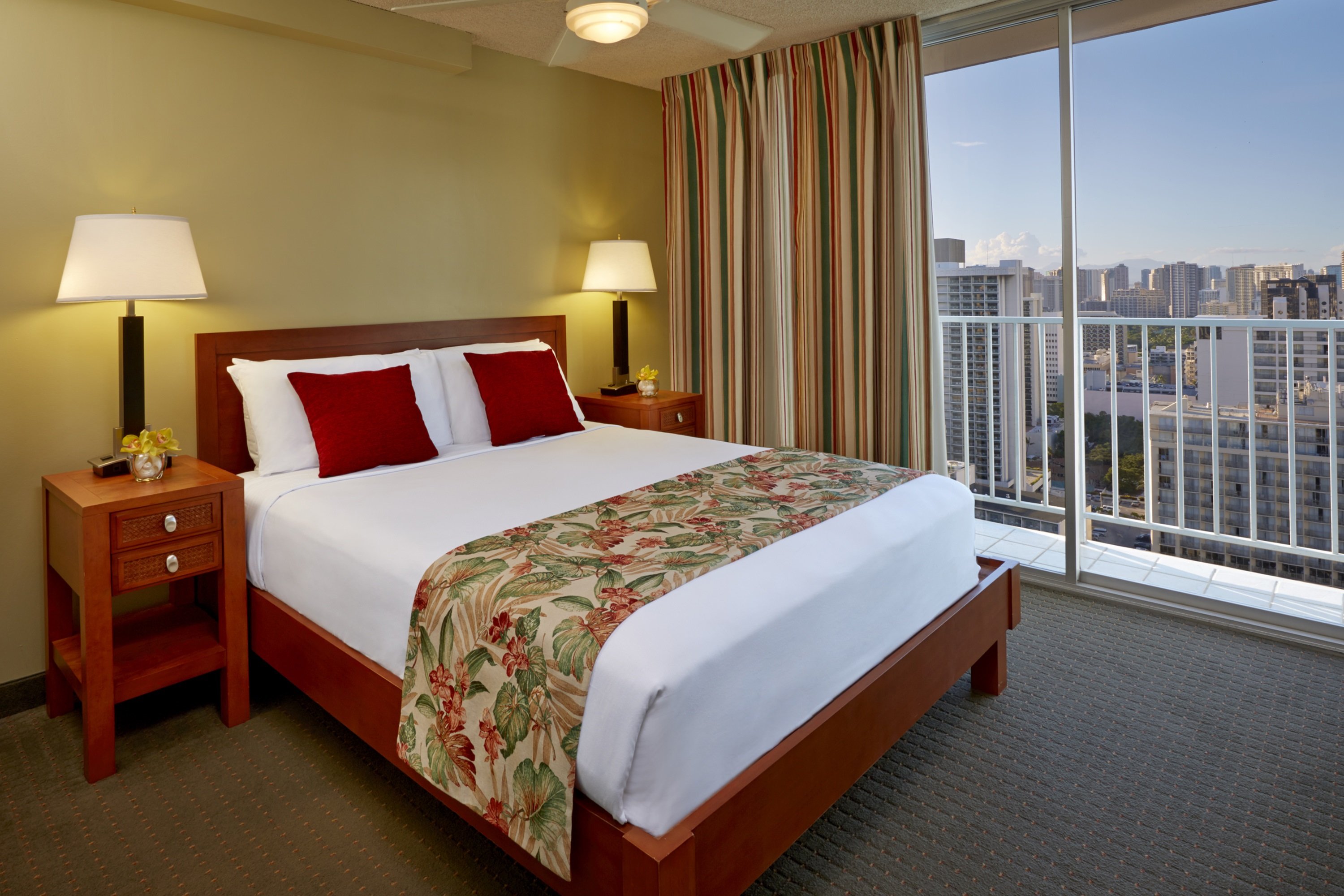 1 BEDROOM, SUITE, QUEEN BED