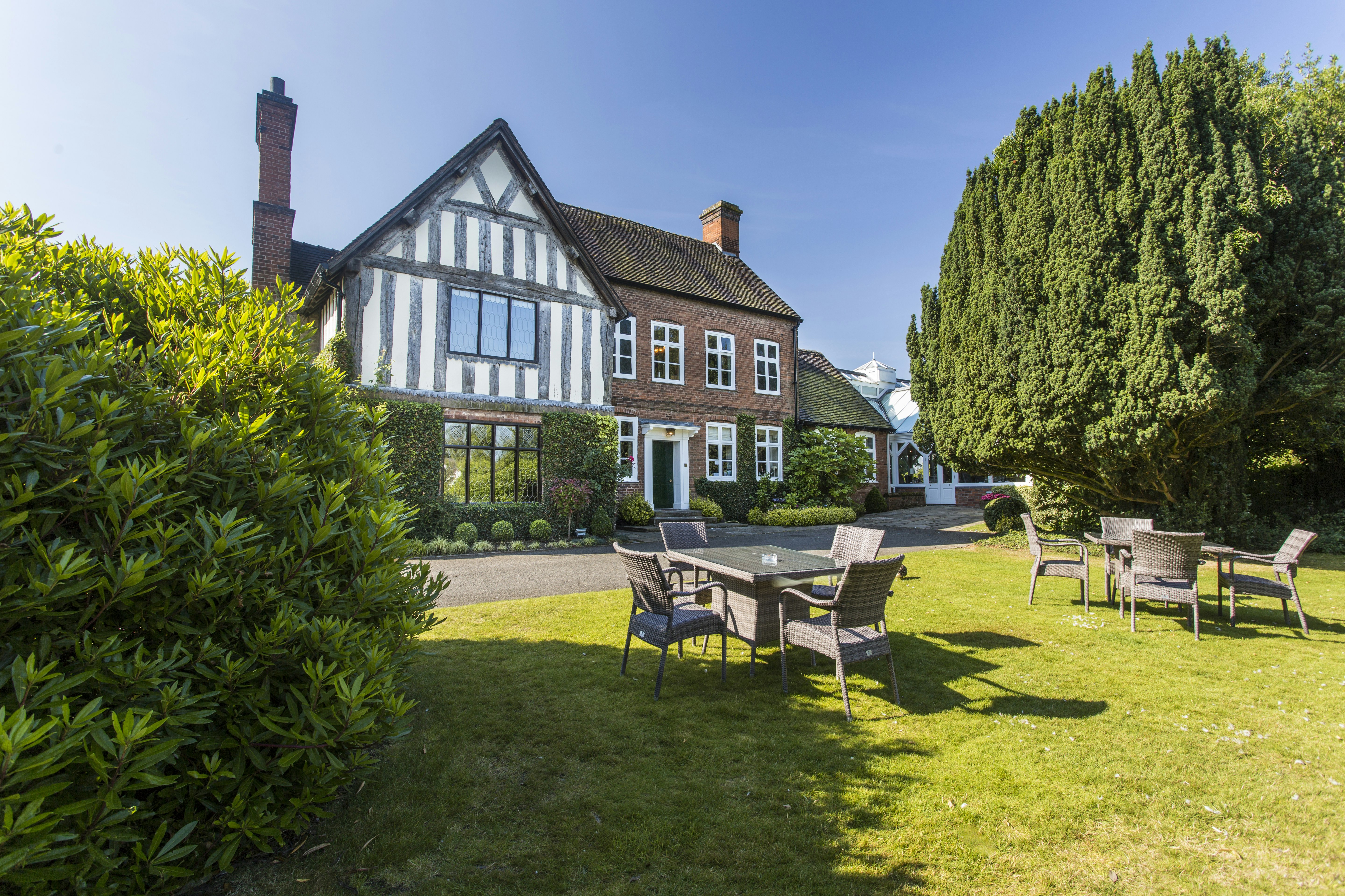 The Moat House 47/49