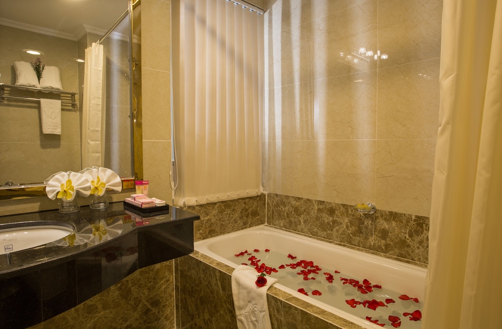 Huong Sen Annex Hotel 39/68