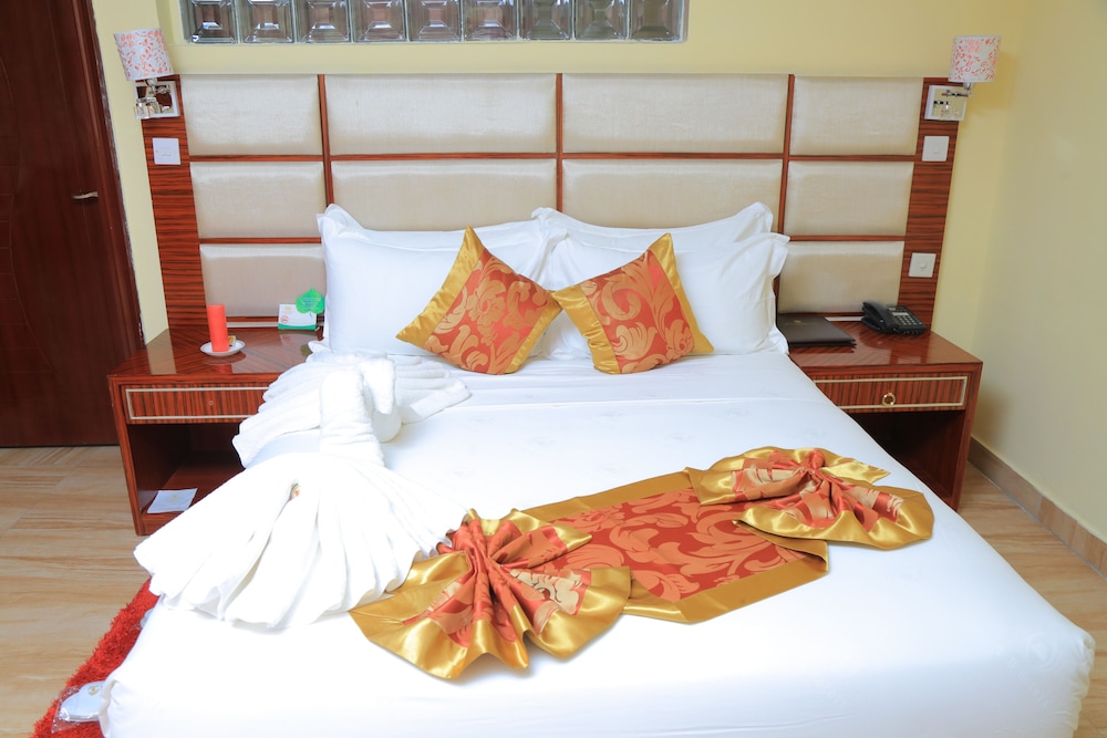 Tiffany Diamond Hotel Indira Gandhi Street 29/71