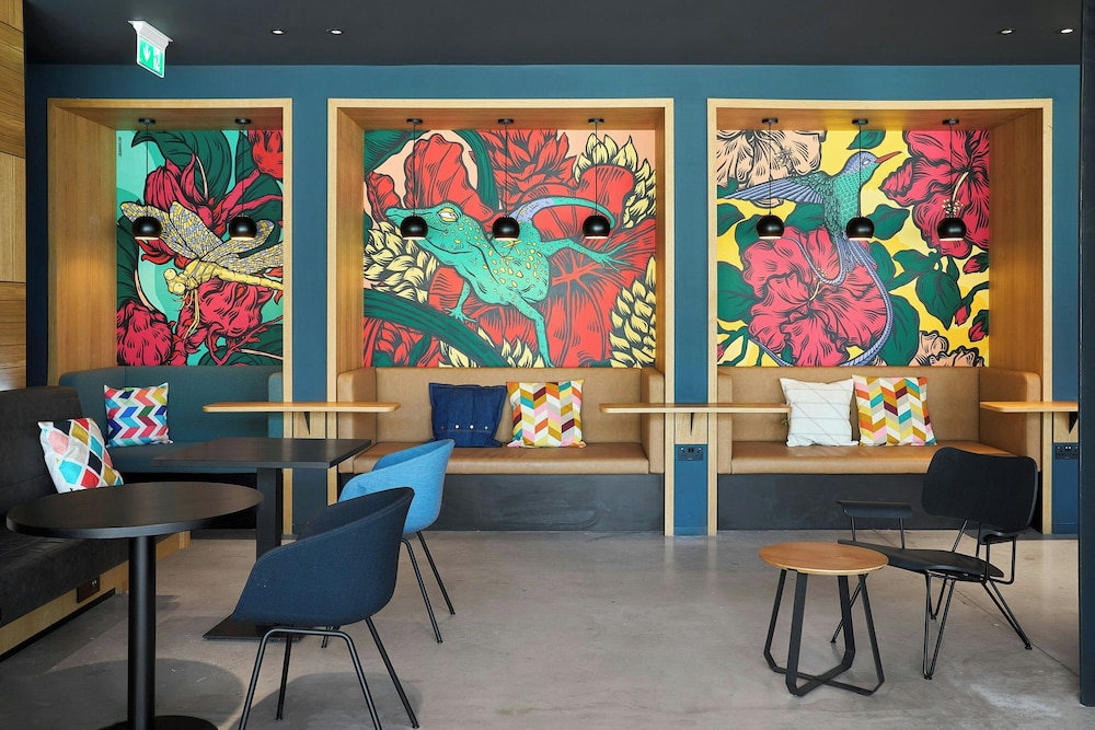 Moxy Bristol 23/37