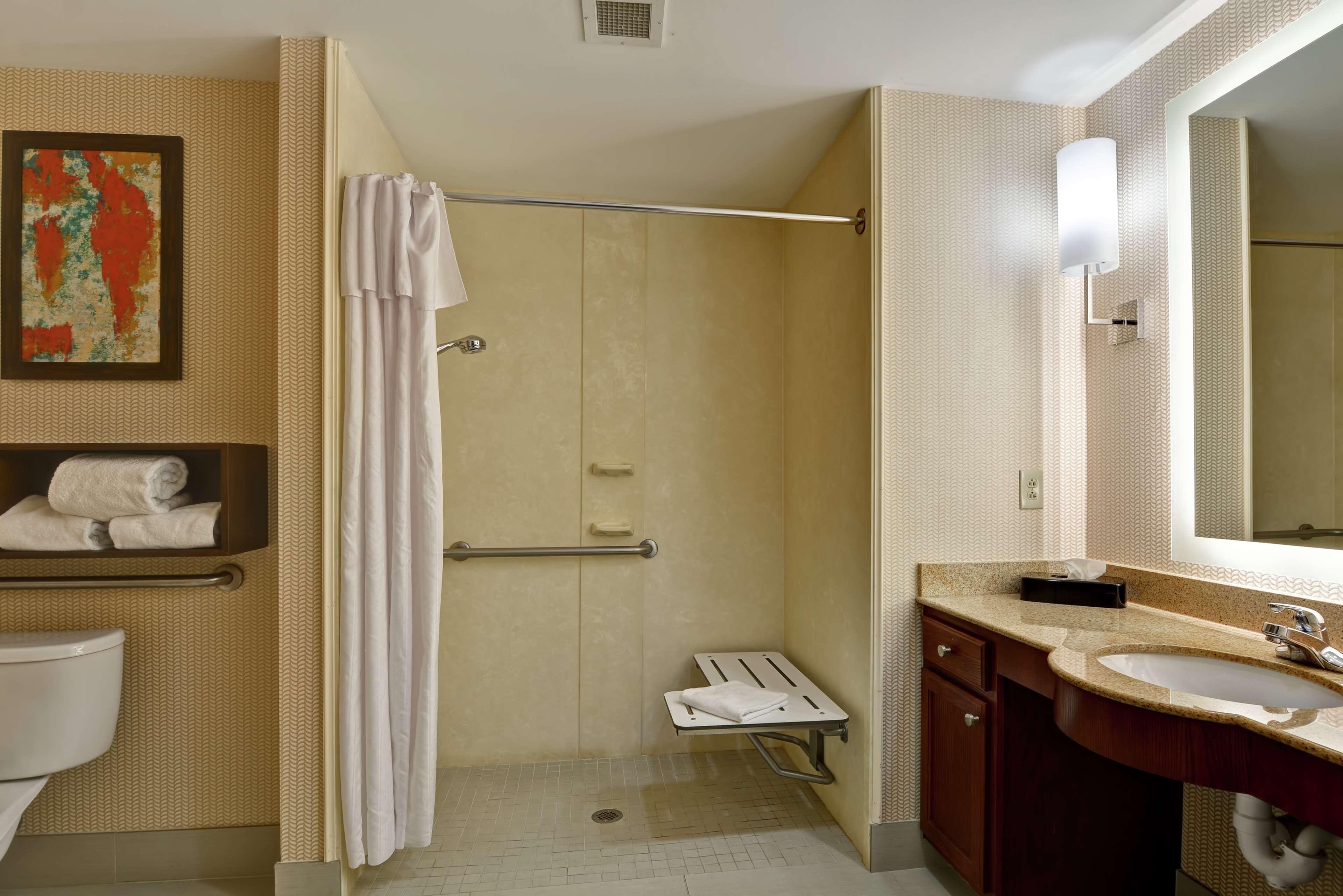 STUDIO, 2 QUEEN BEDS, ACCESSIBLE