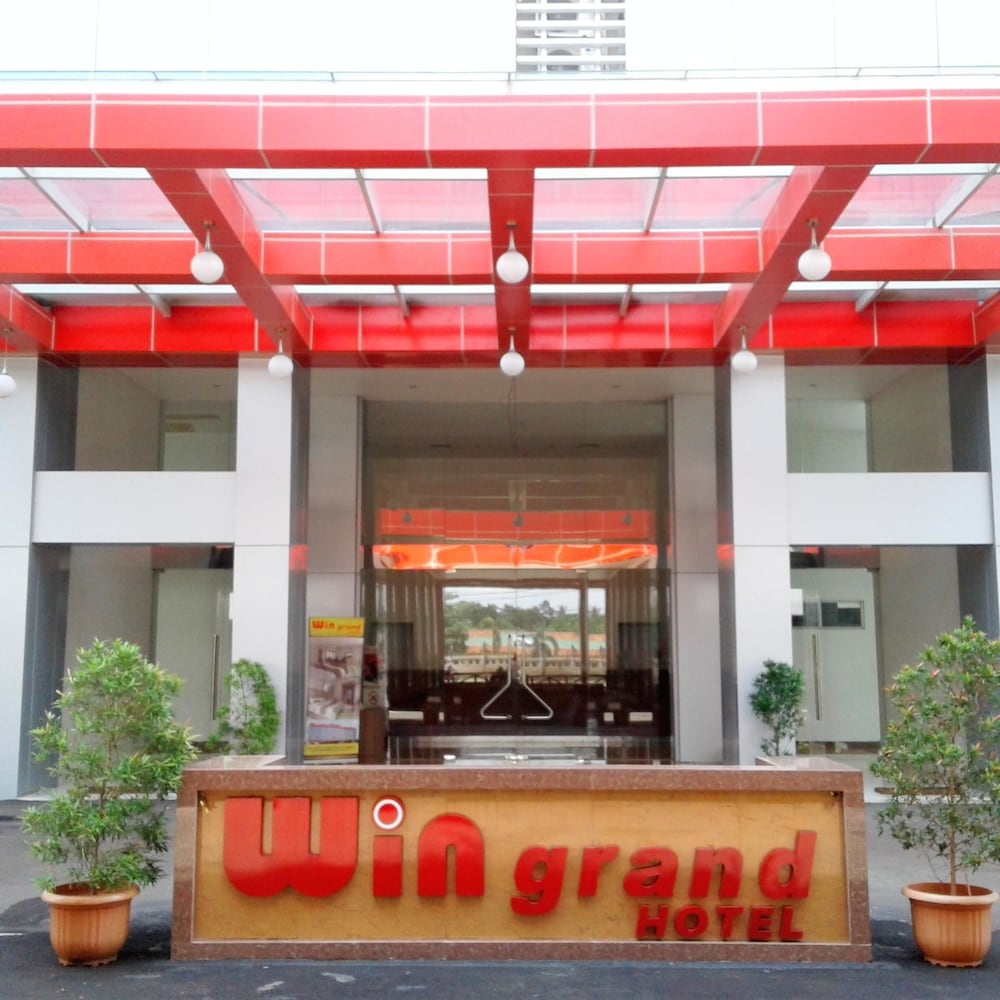 Win Grand Hotel 2/19