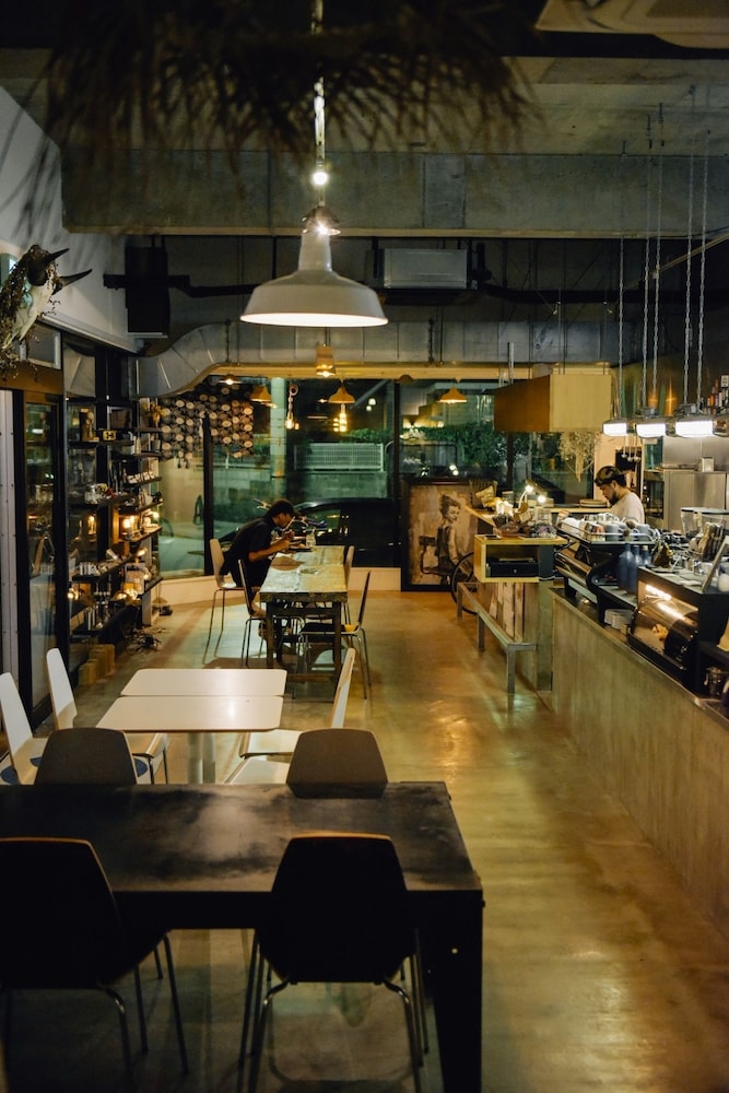 Aien Coffee And Hostel 30/34