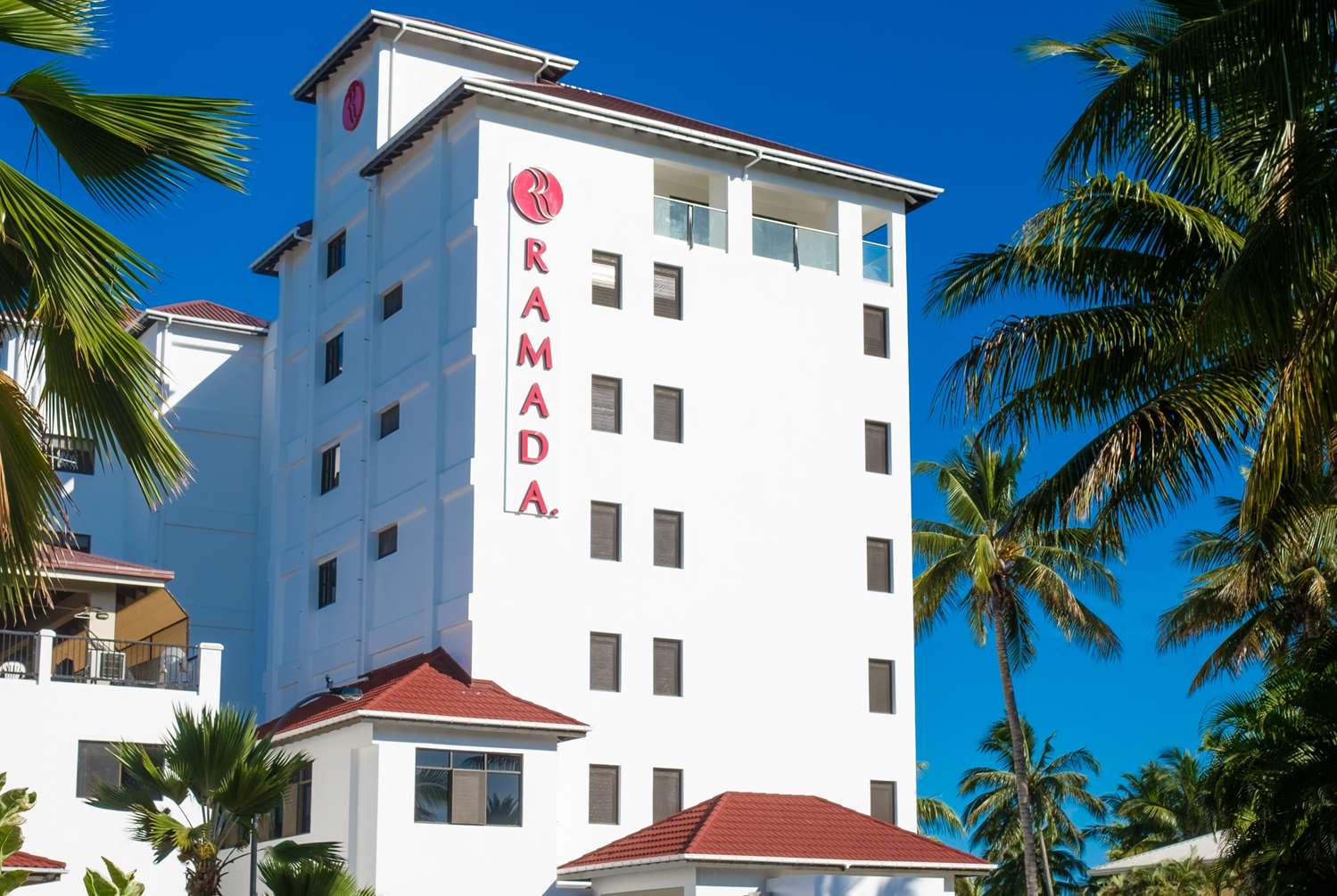 Ramada Suites by Wyndham Wailoaloa Beach Fiji 7/50