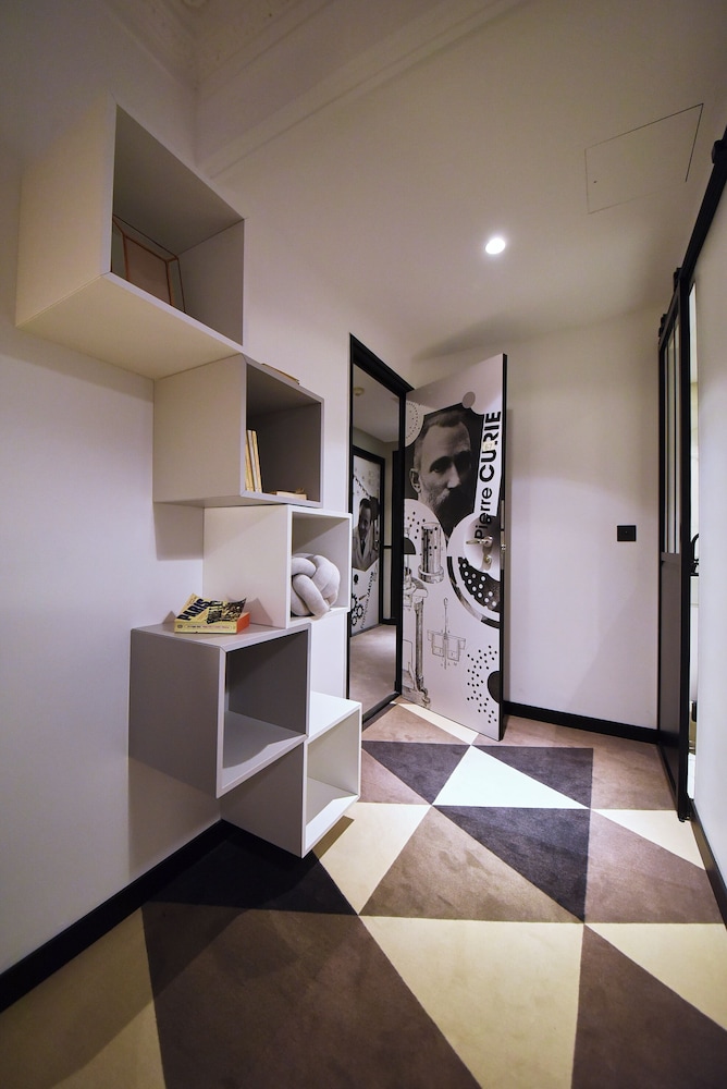 Madrigal Hotel Paris 5/47