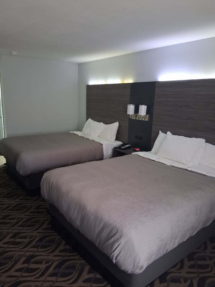 Quality Inn New Martinsville, WV 30/65