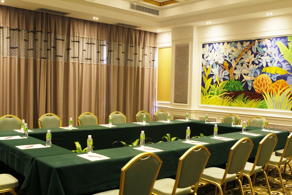 PALM BEACH RESORT AND SPA 38/48