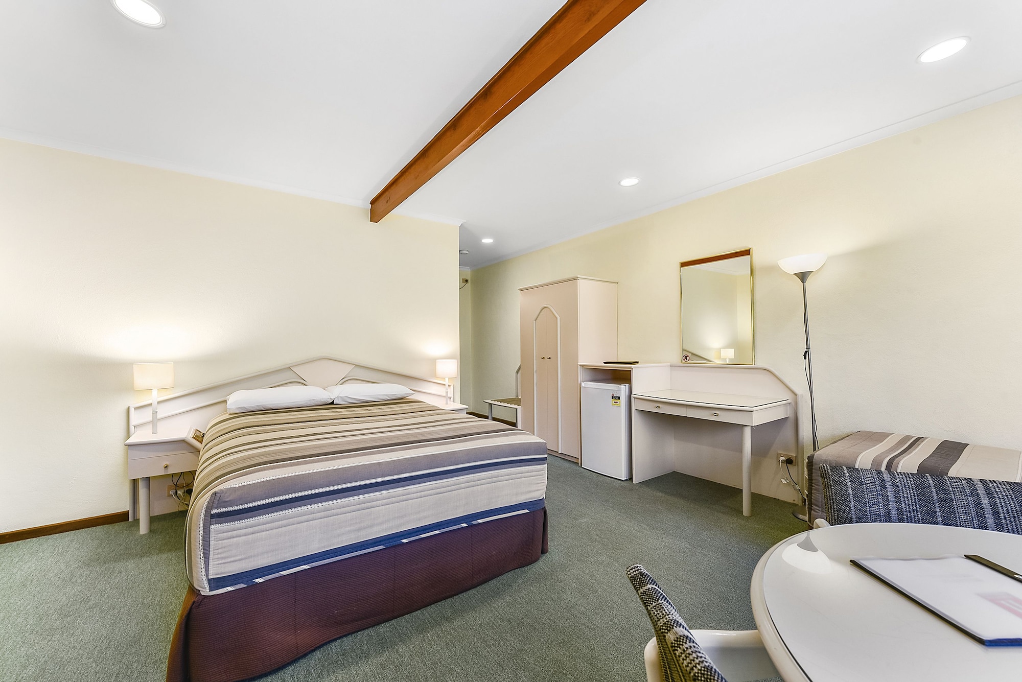 Studio, 1 Queen and 1 Single Bed, Sofa, Ground Floor, Accessible
