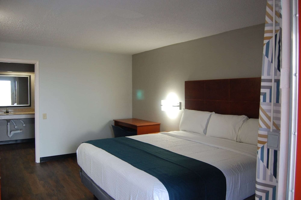 Motel6 Tupelo, MS - Downtown 16/37
