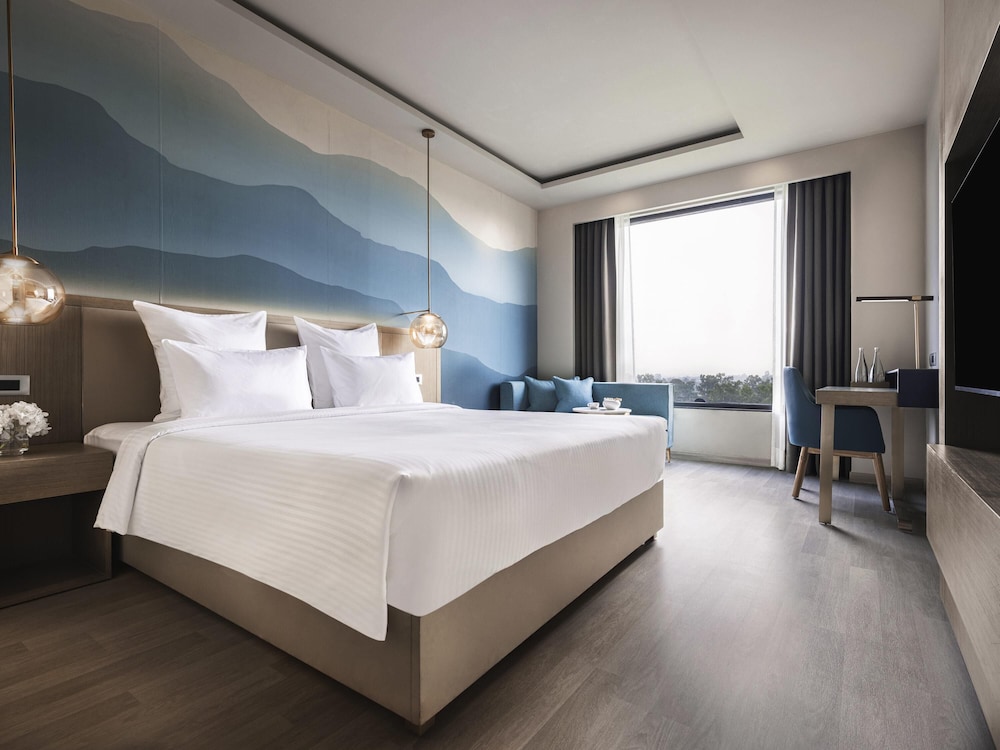 SUPERIOR, KING BED
