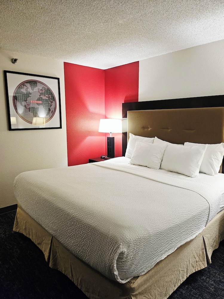 Ramada Plaza by Wyndham Sheridan Hotel and Convention Center 4/50