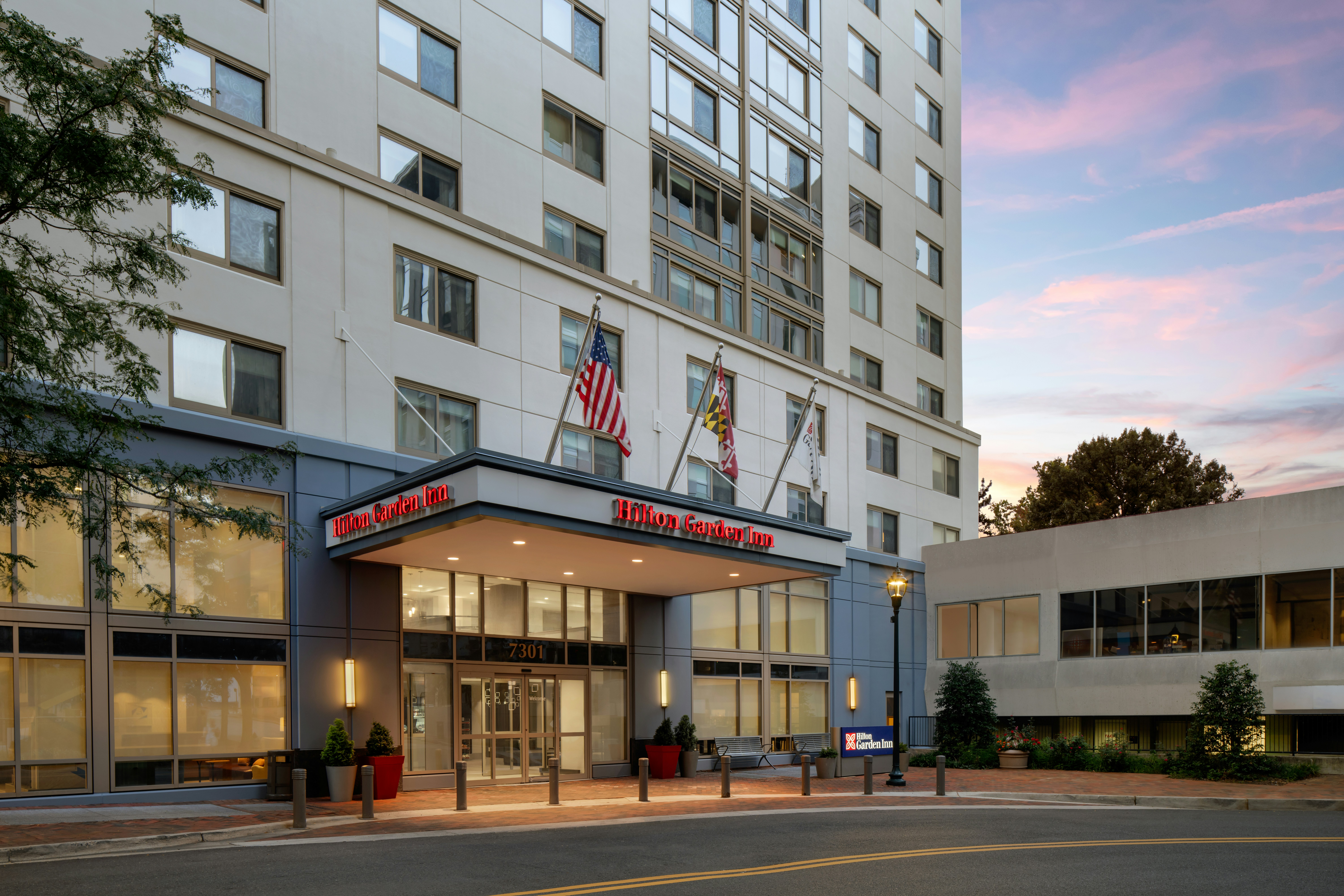 Hilton Garden Inn Bethesda Downtown 71/76