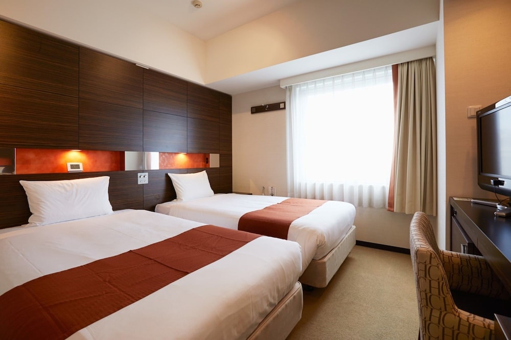 ROOM, TWIN BEDS