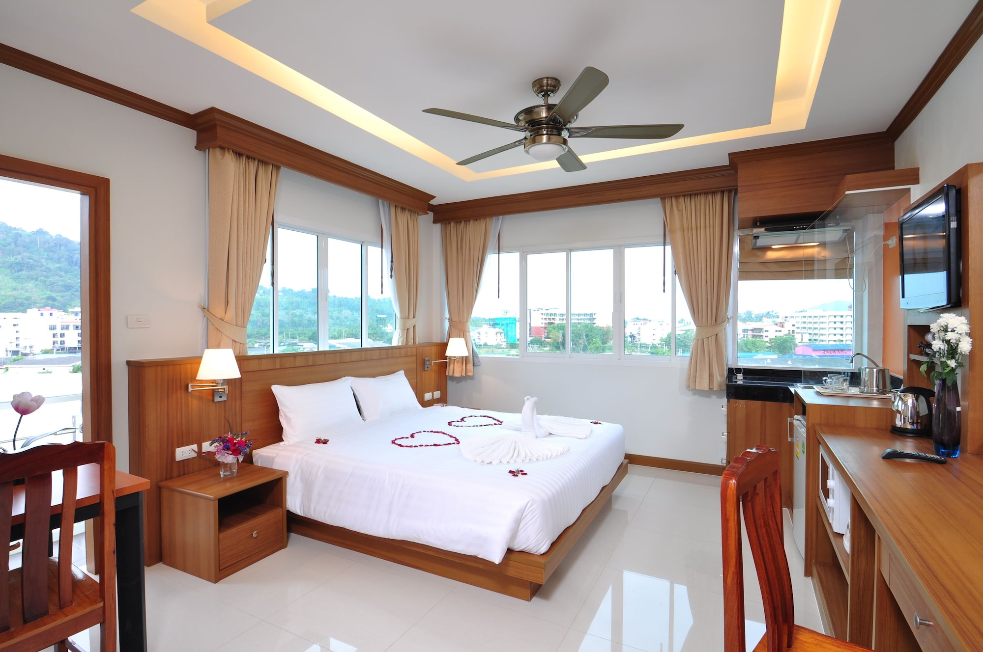 غرفة ديلوكس بسرير كينج بمطبخ صغير، Green Harbor Hotel And Service Apartment 9/10