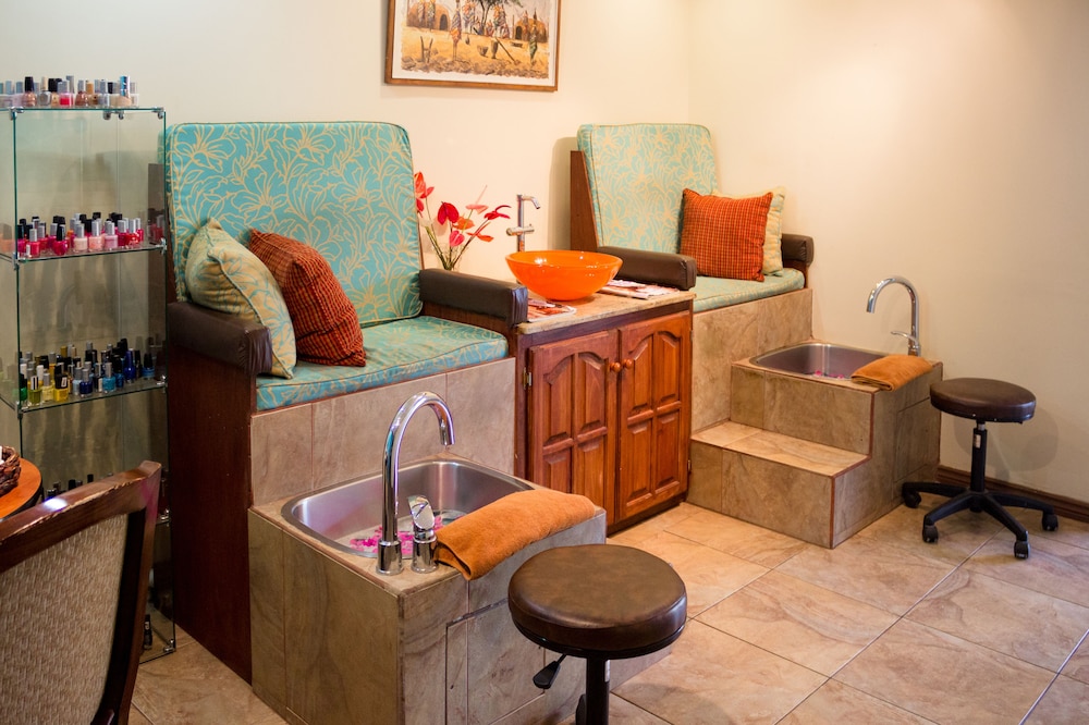 Bay Gardens Beach Resort and Spa 48/75