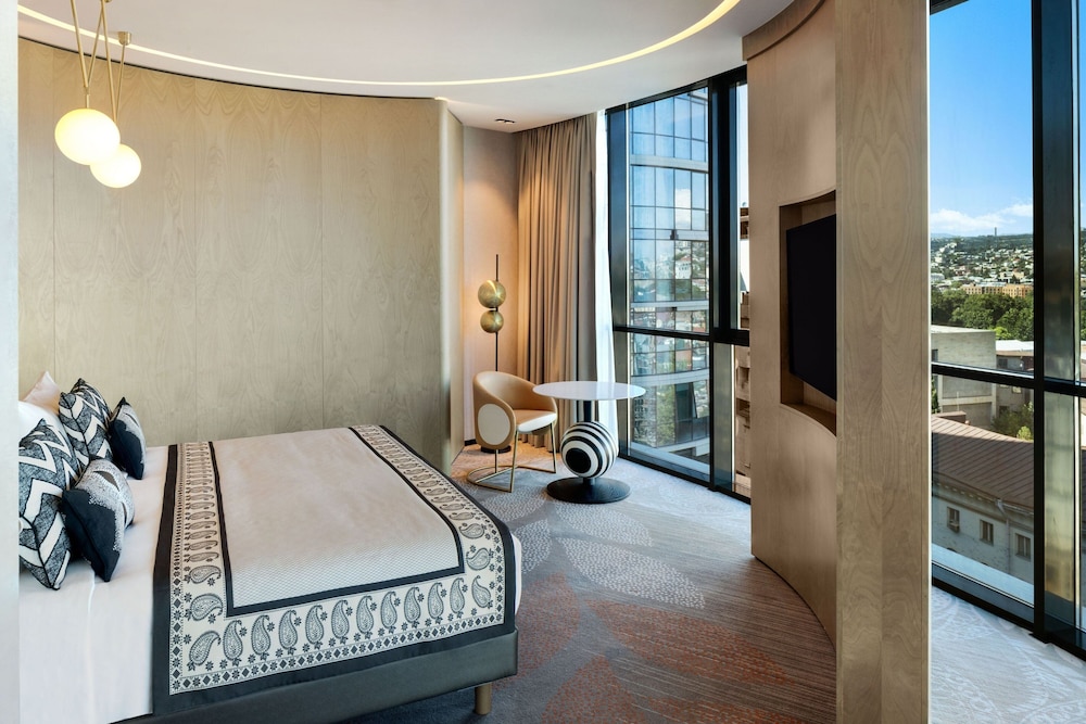 Paragraph Freedom Square, a Luxury Collection Hotel, Tbilisi 14/50