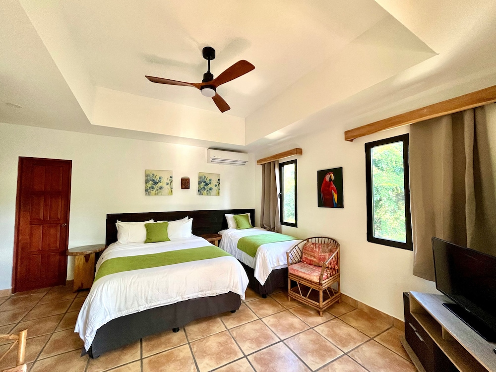 Hotel Cantarana 12/50