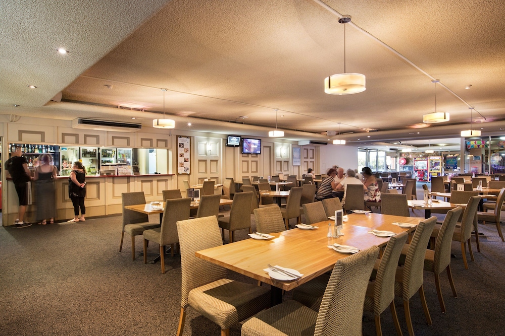 Enfield Hotel 42/55