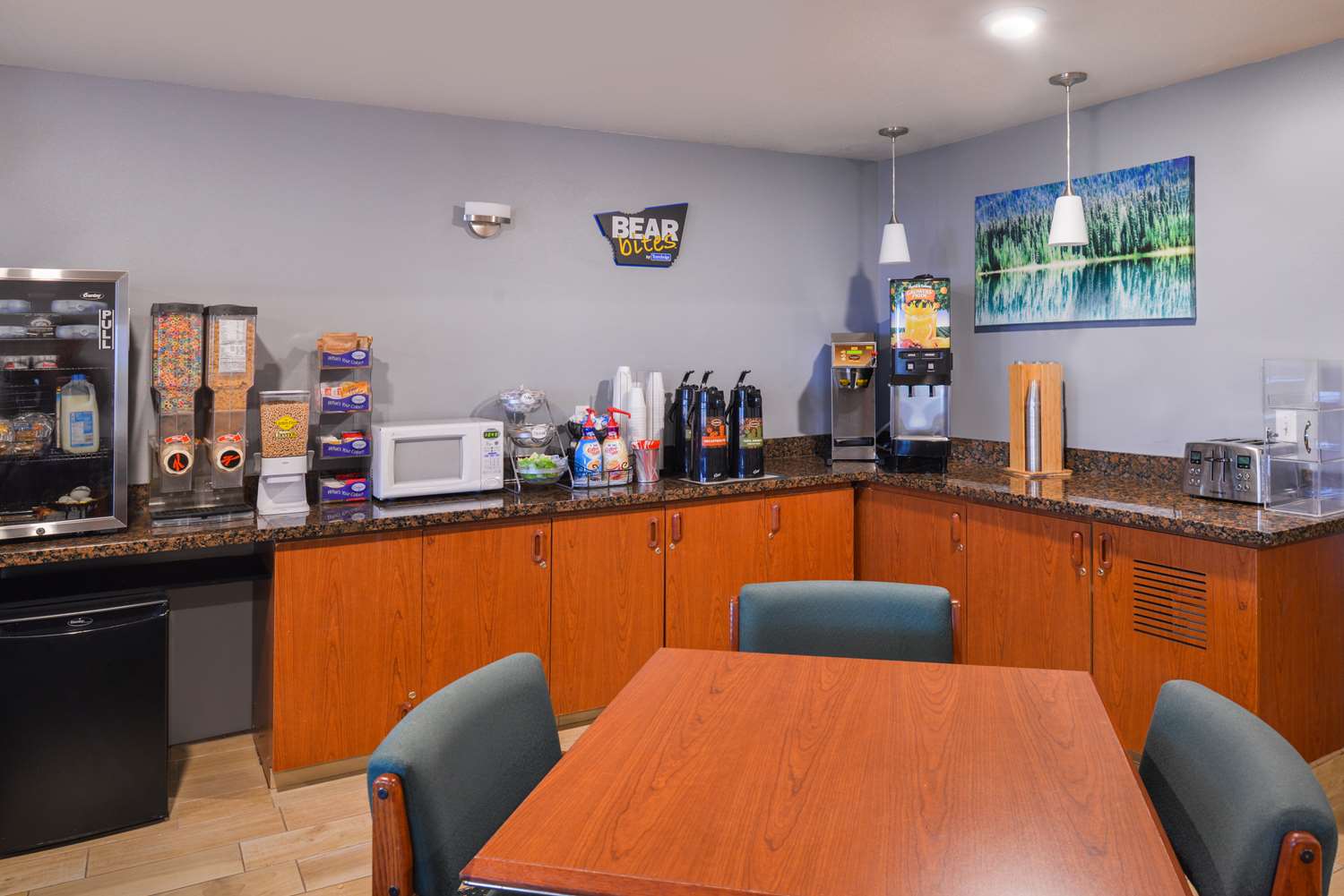 Travelodge Suites By Wyndham Newberg 46/60