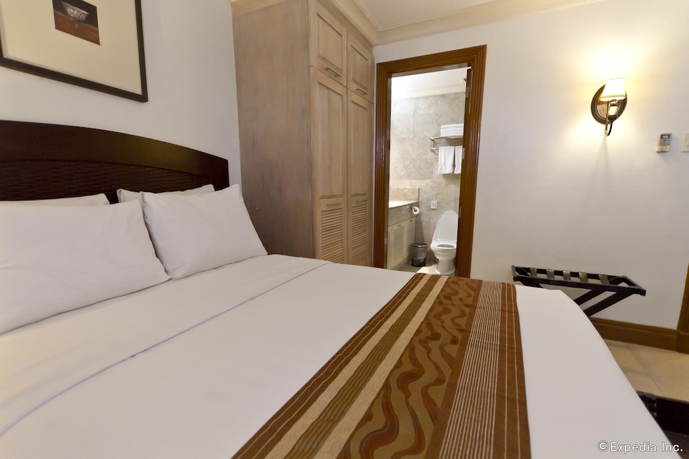 Crown Regency Suites Mactan 34/74