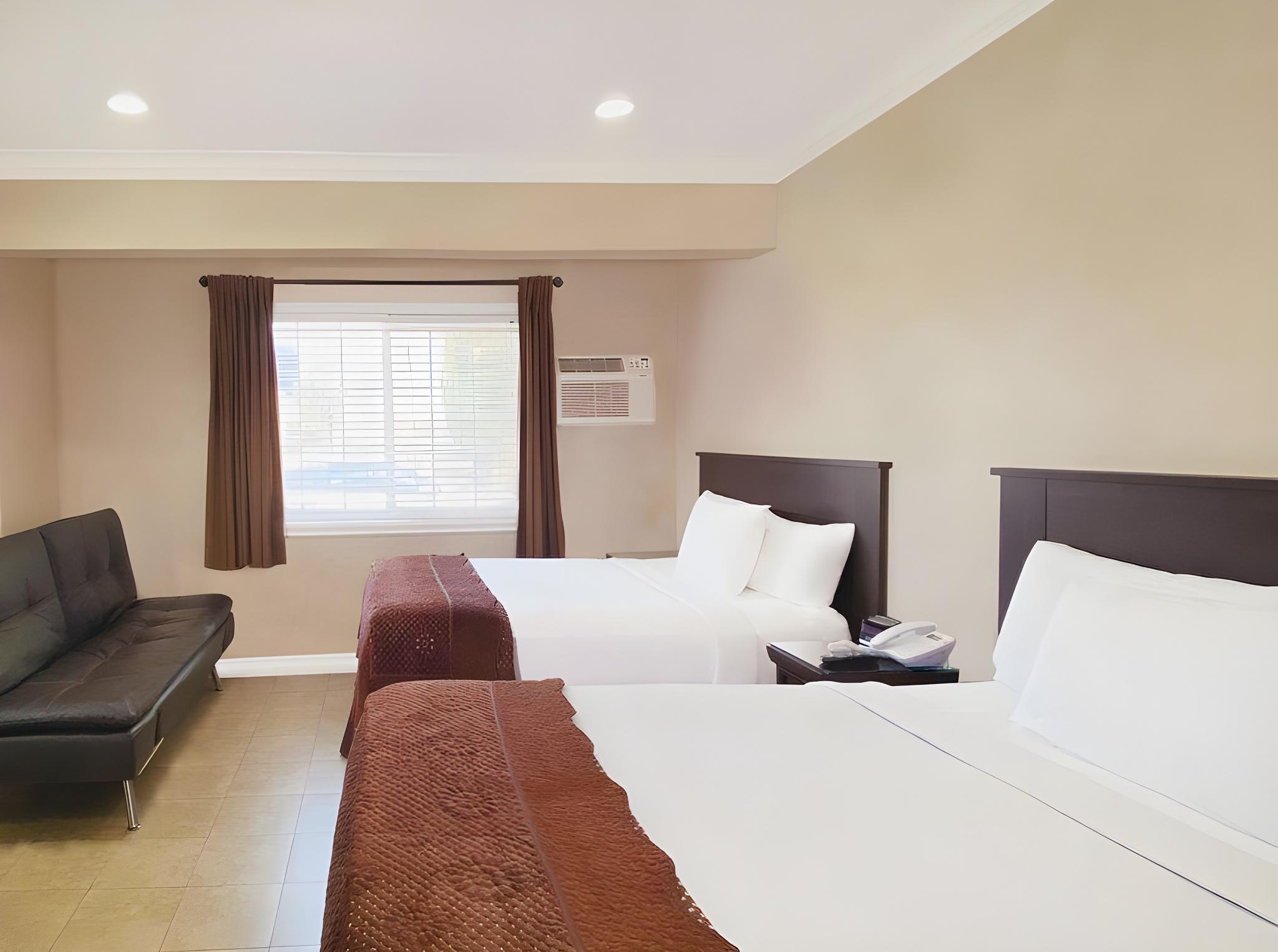 Family, Multiple Beds