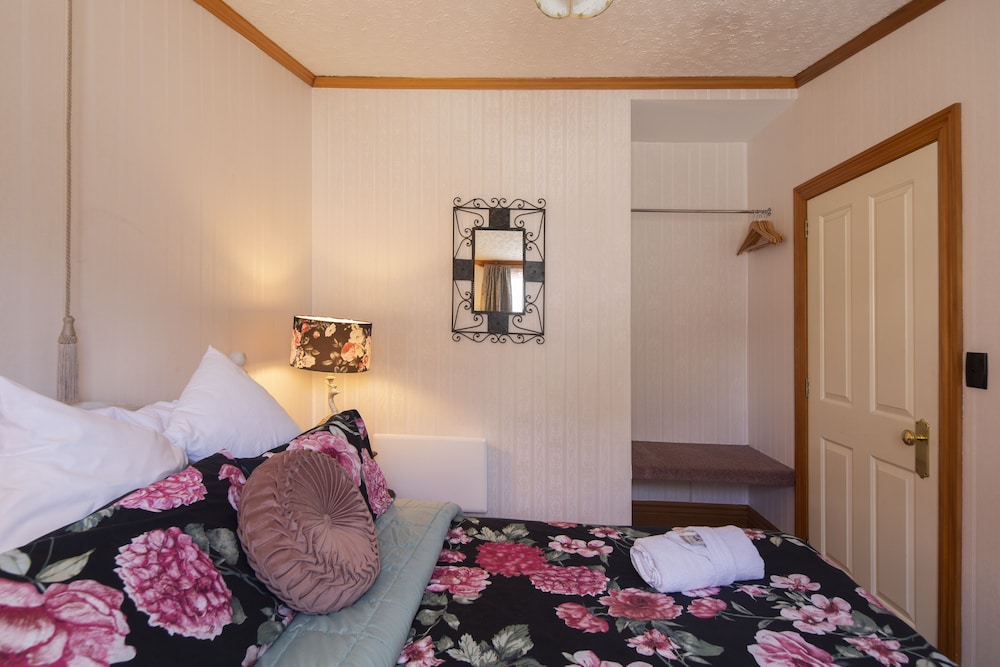 Settlers Cottage Motel 44/64