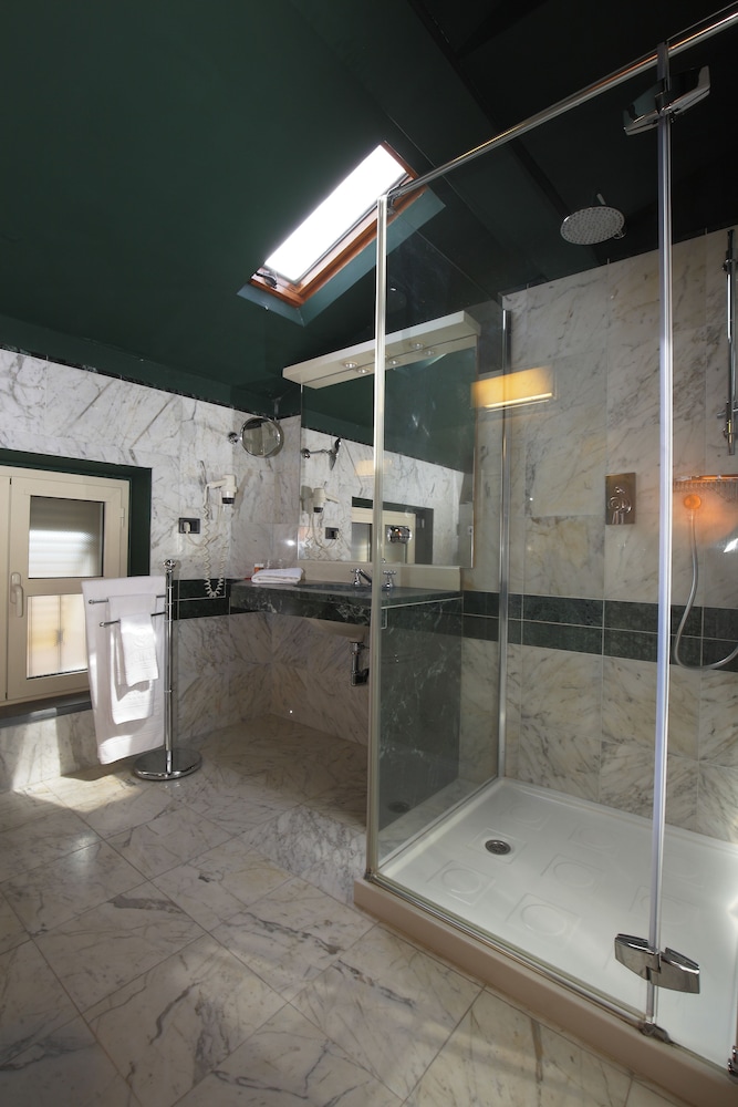 Albergo Celide 67/79