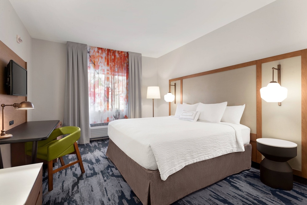 Fairfield Inn by Marriott Visalia Sequoia 11/23