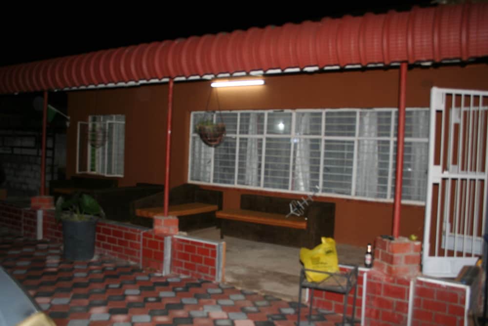 Honeybed Lodge 26/50