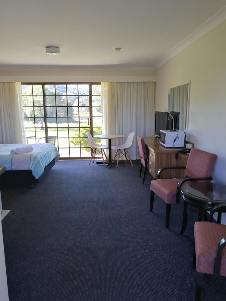 Lakeside Lodge Motel 49/69