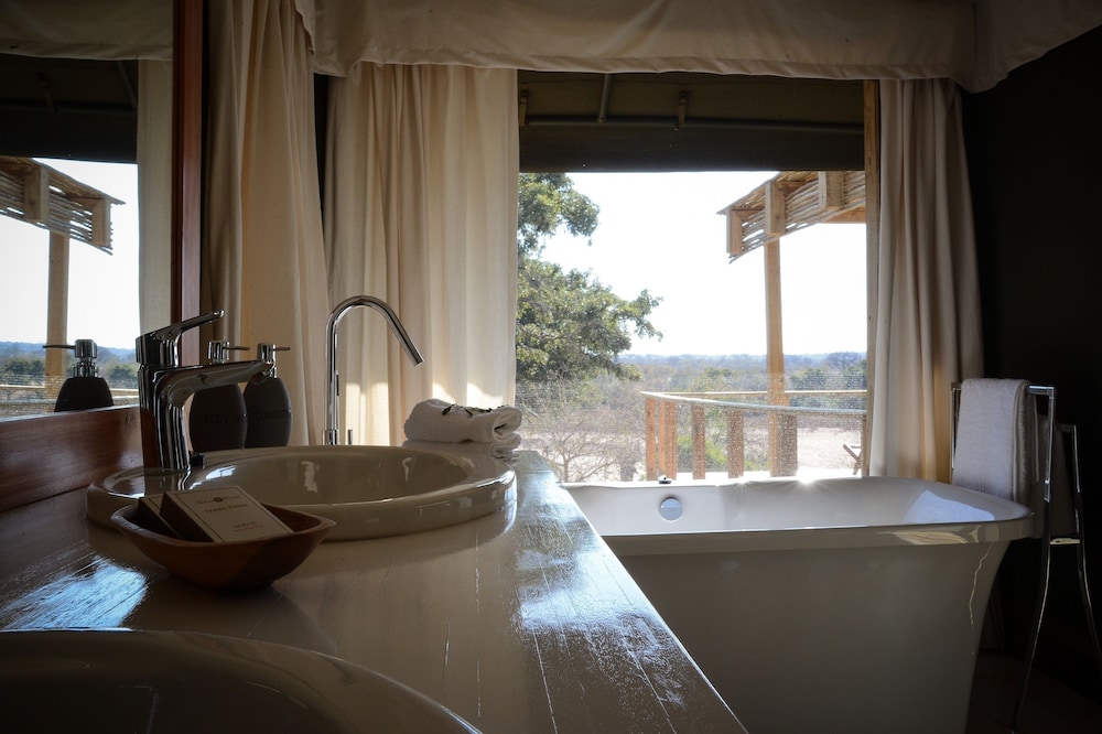 Simbavati Hilltop Lodge 13/50
