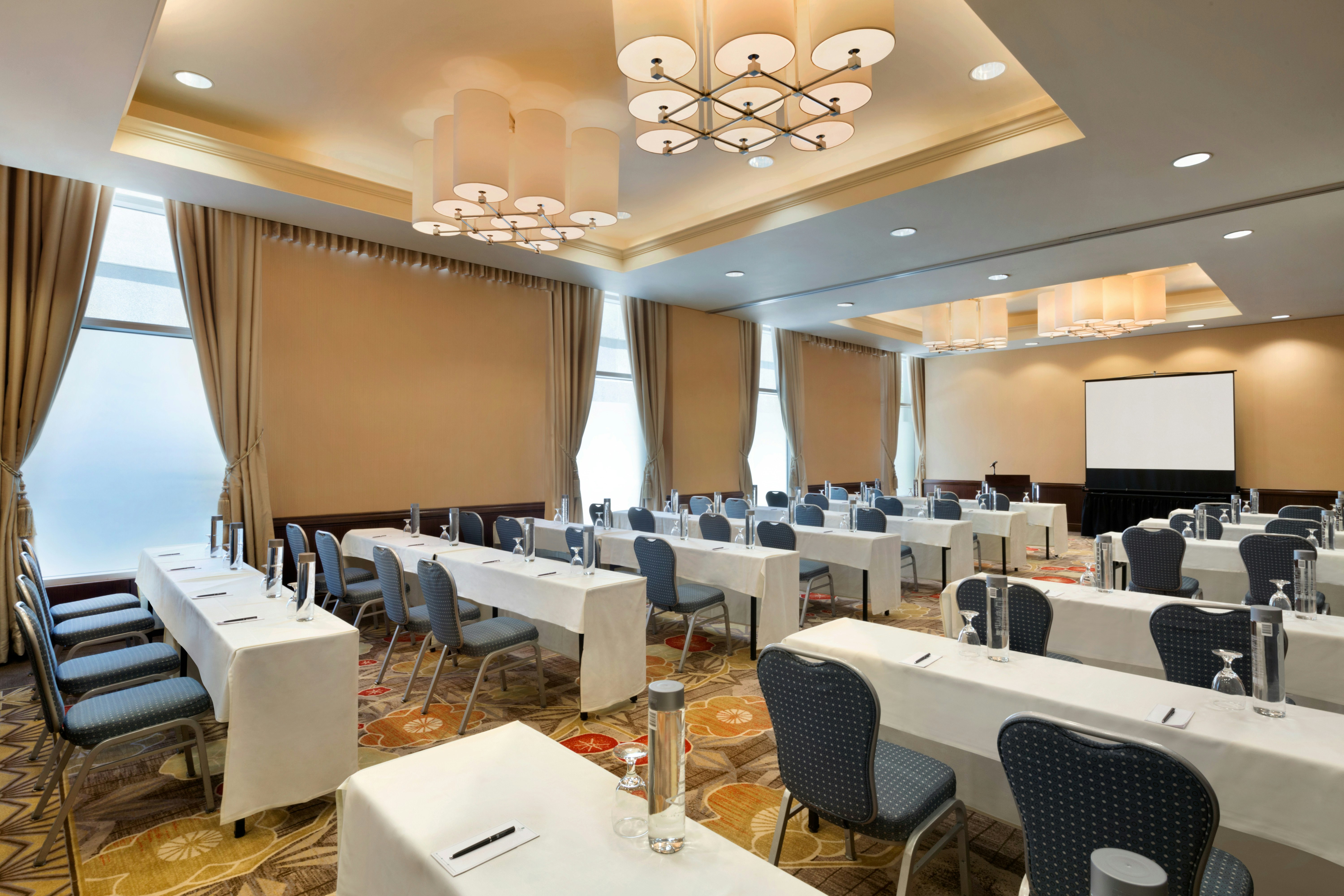 Embassy Suites by Hilton Los Angeles Glendale 45/54