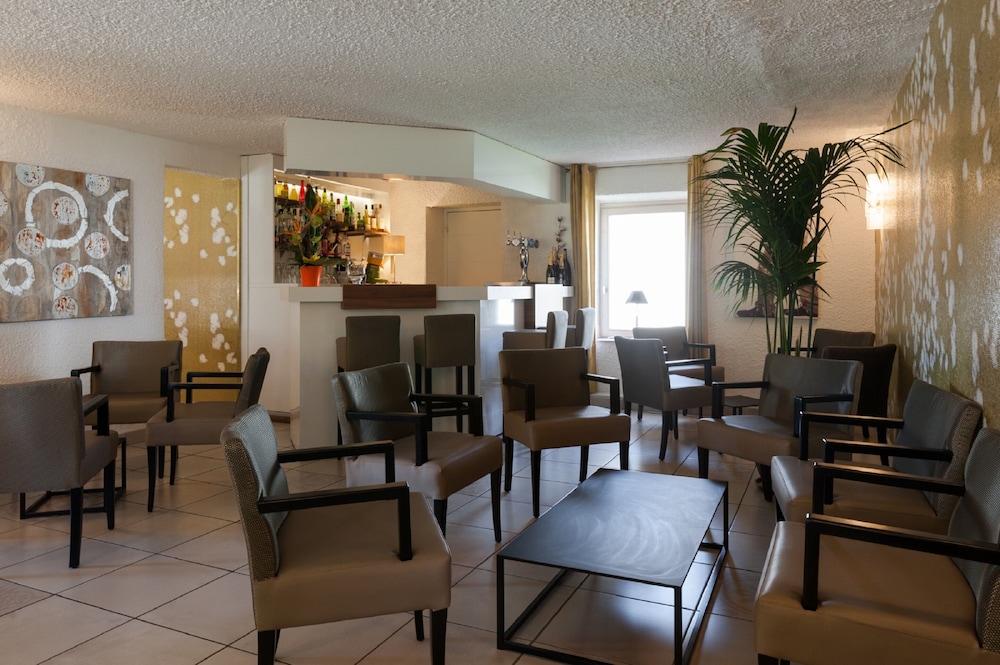 Clos St Eloi, The Originals Relais 36/51