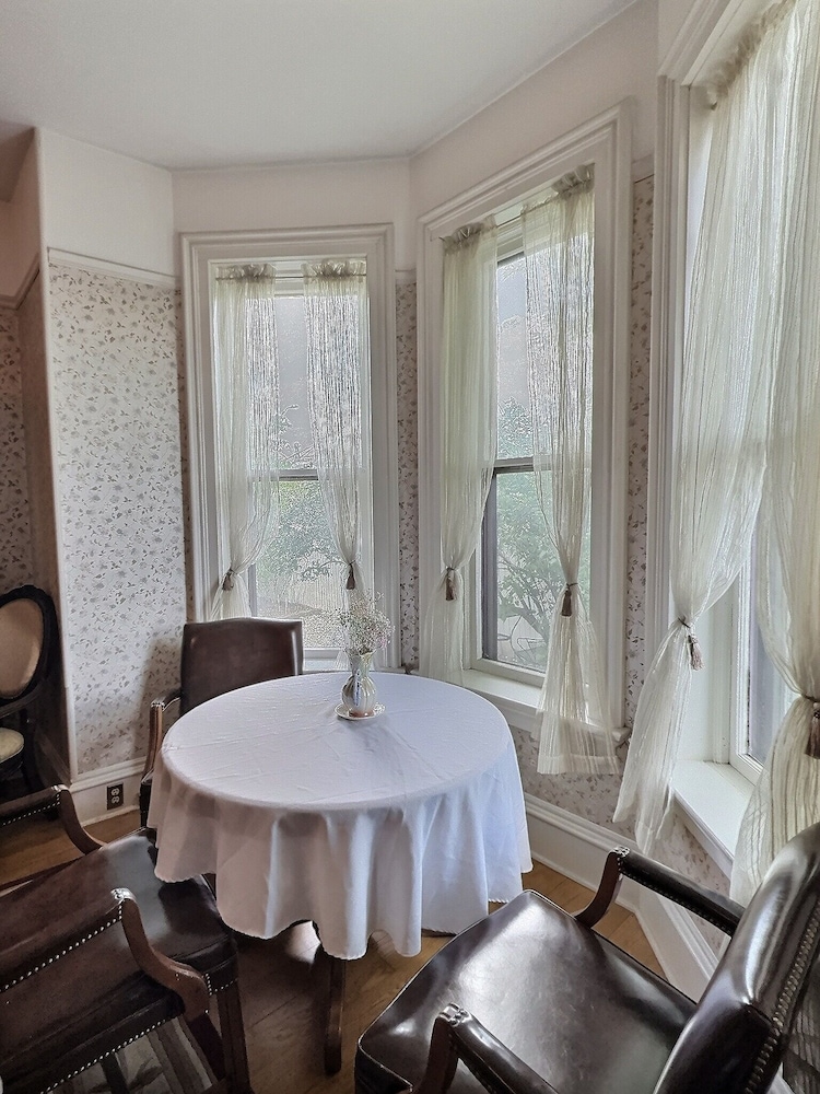 Lasalle Bed Breakfast 34/54