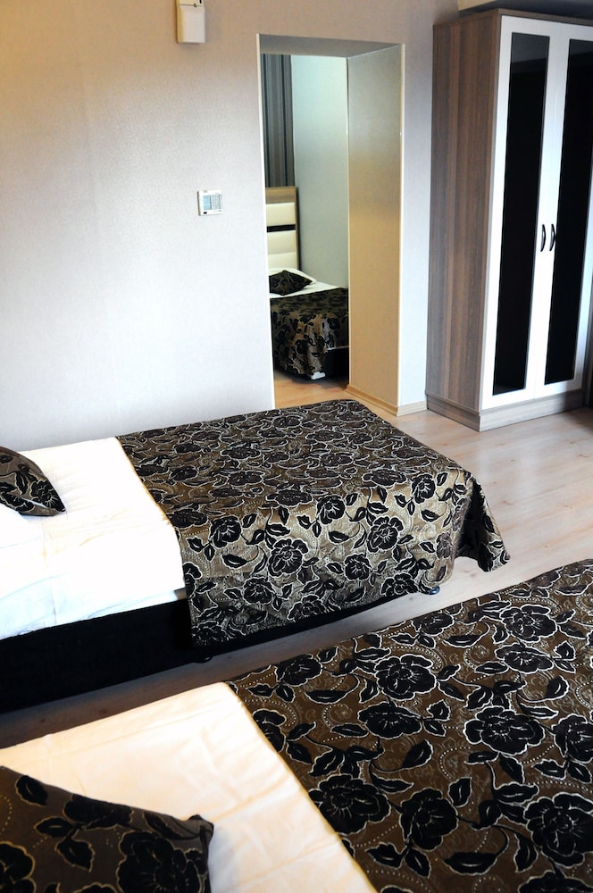 Nil Hotel 5/61