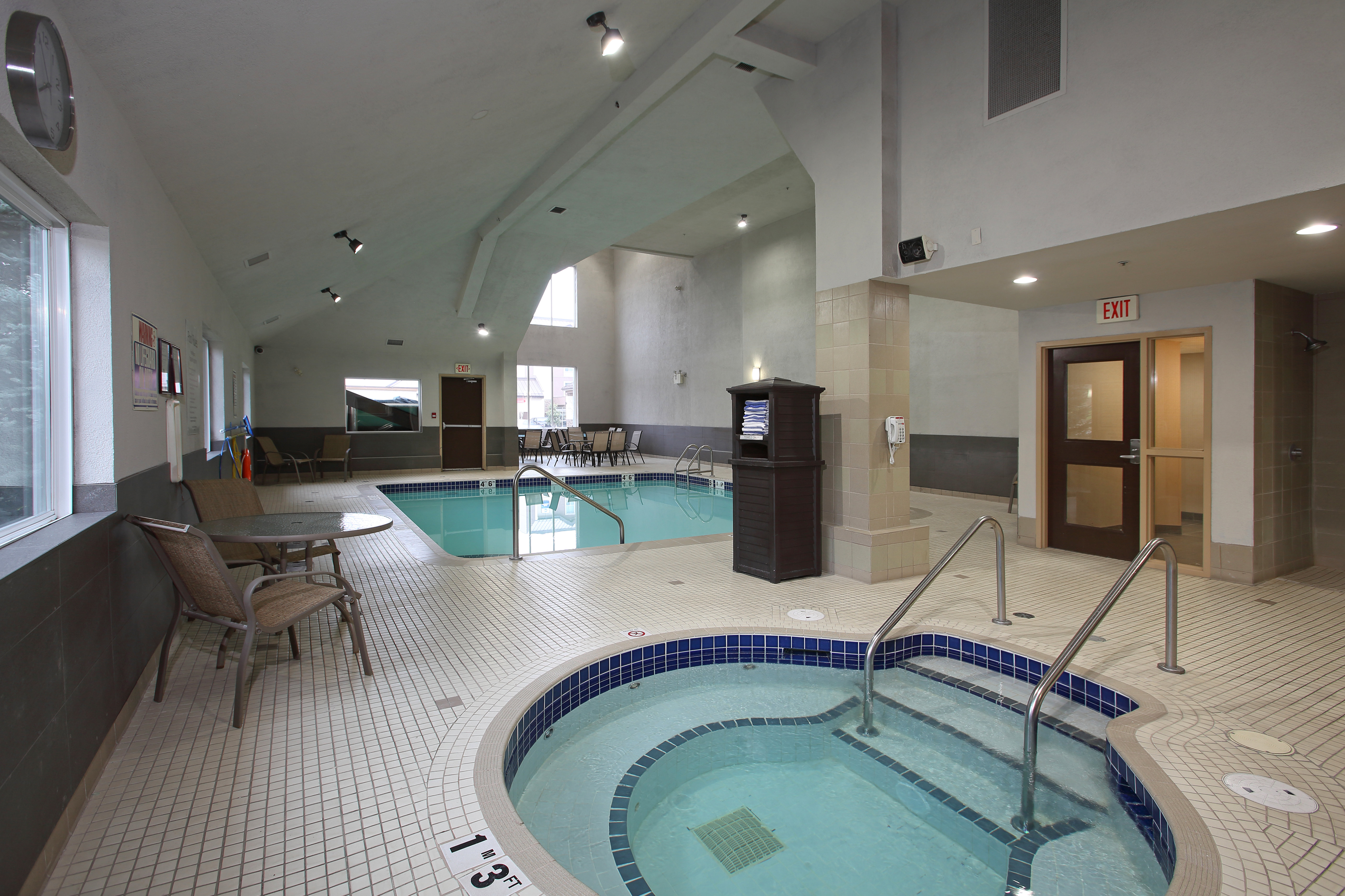 Holiday Inn Express Vernon 35/61