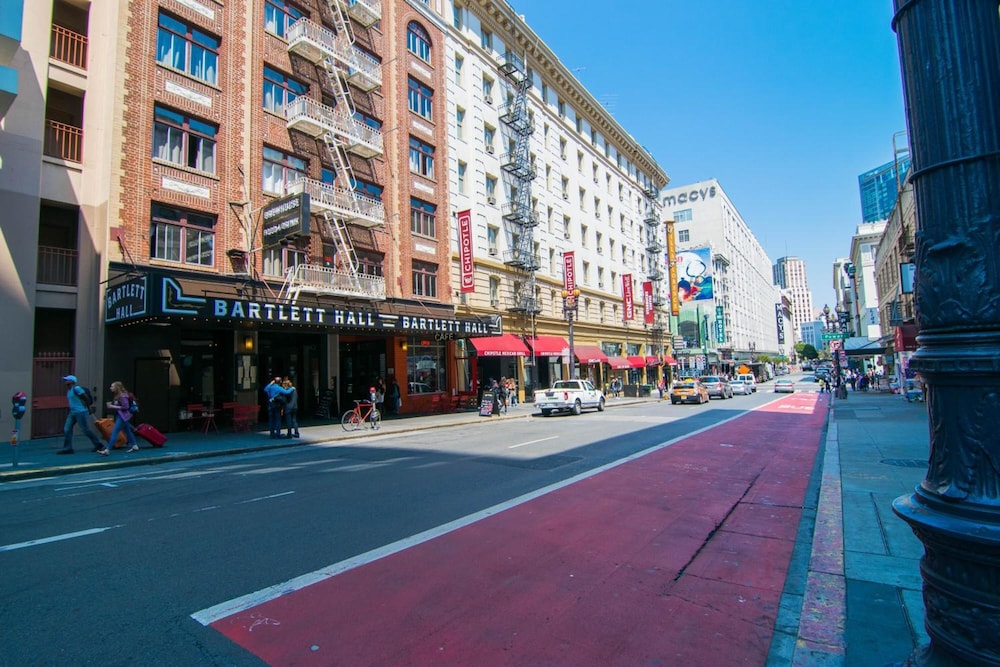 The Bartlett Hotel And Guesthouse 20/22