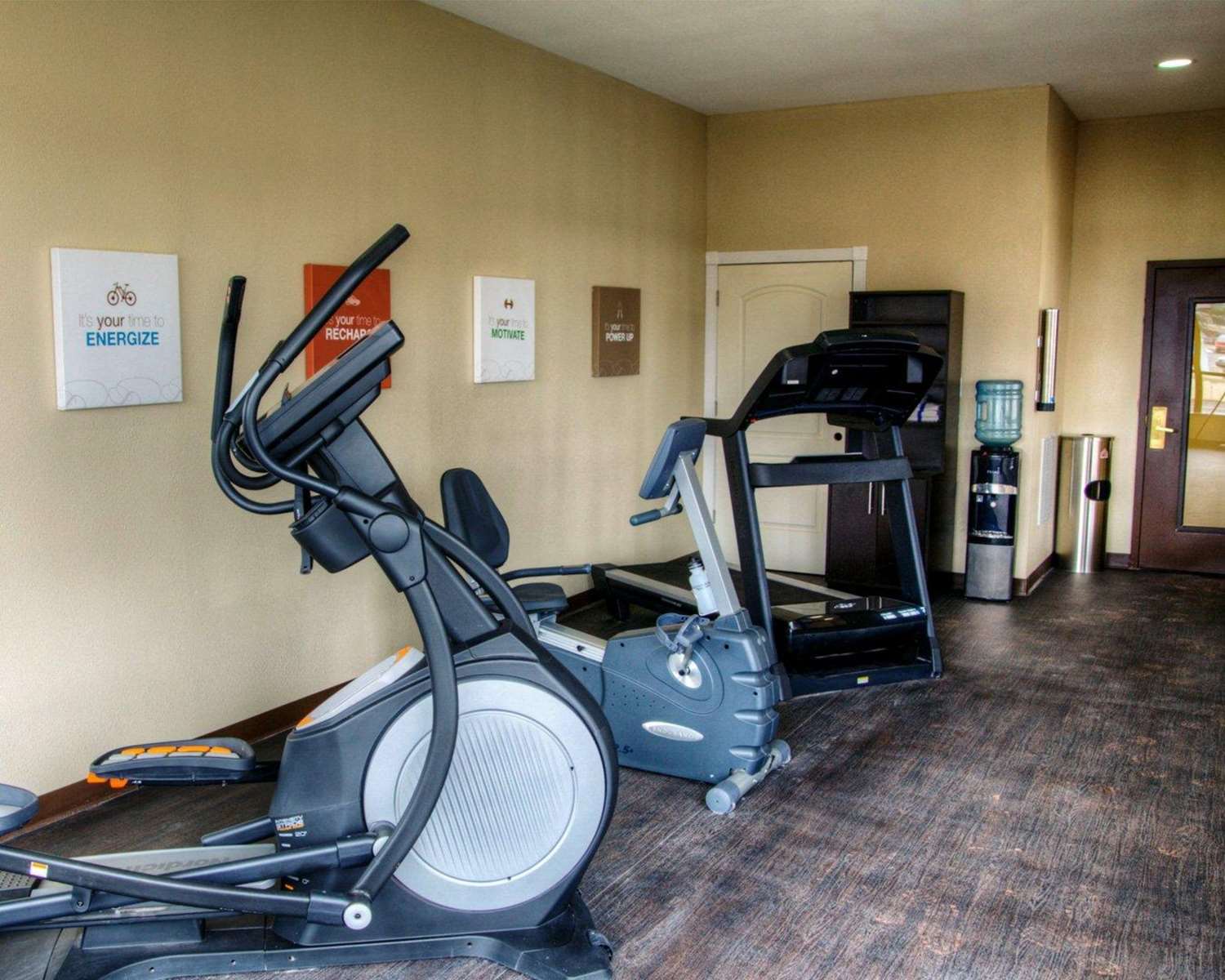 Comfort Suites Plymouth Near Us-30 22/38