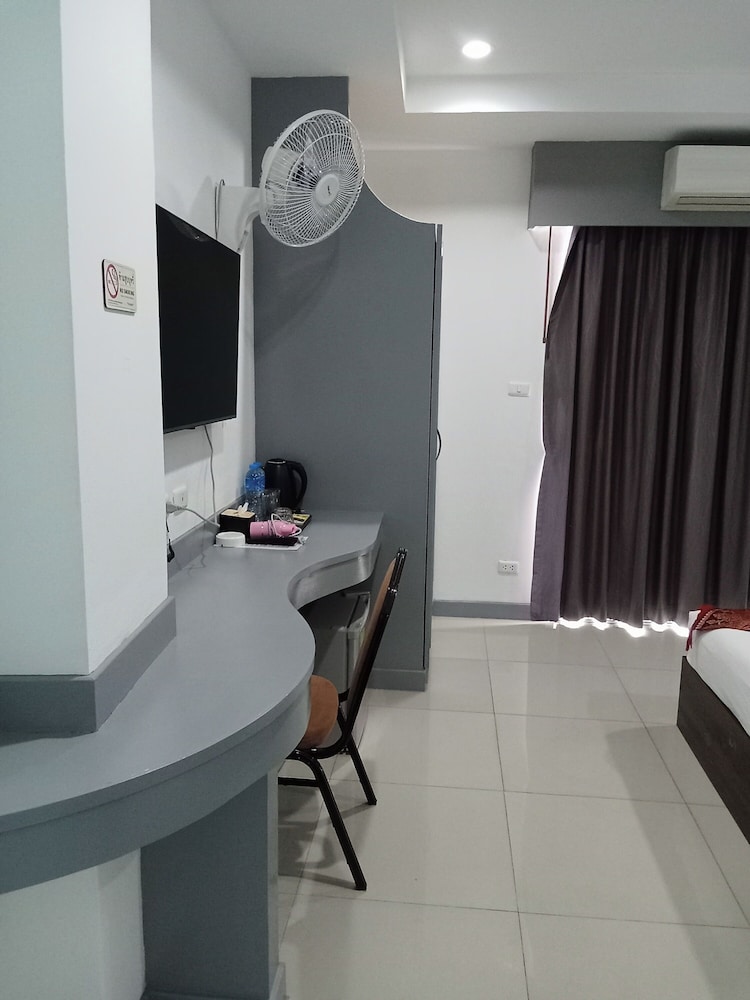 T & C Hotel Patong Beach 58/70