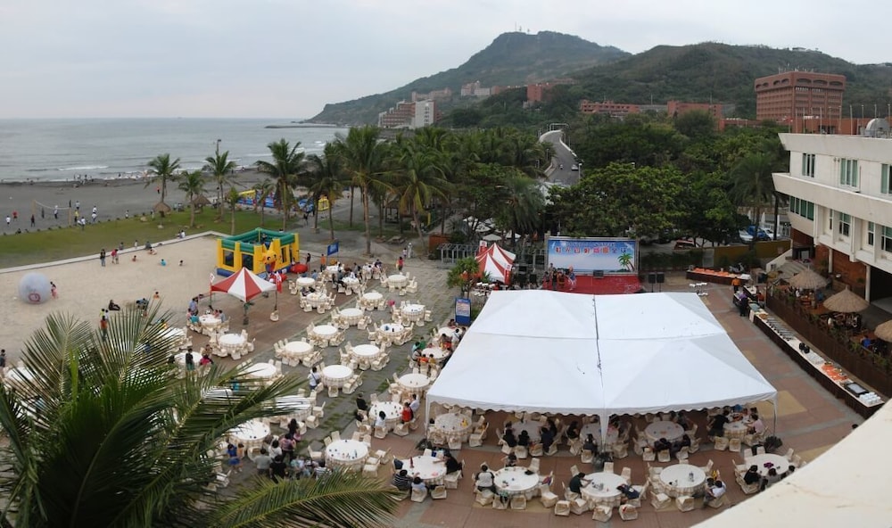 Sizihwan Sunset Beach Resort 4/50