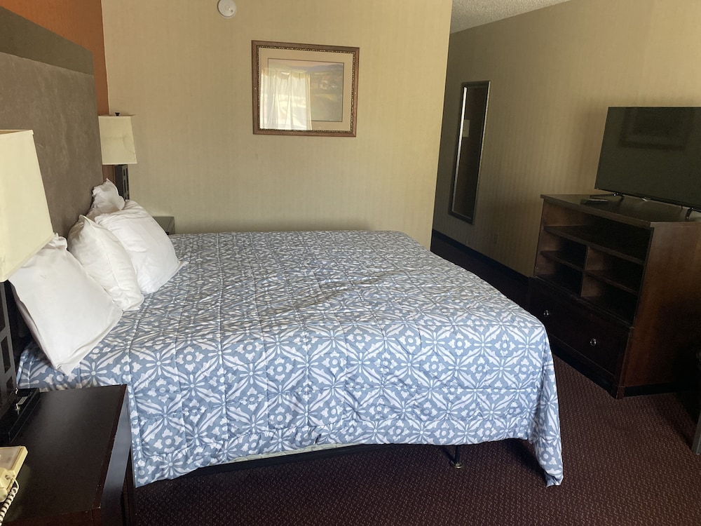 Super 8 by Wyndham Fort Scott 12/49