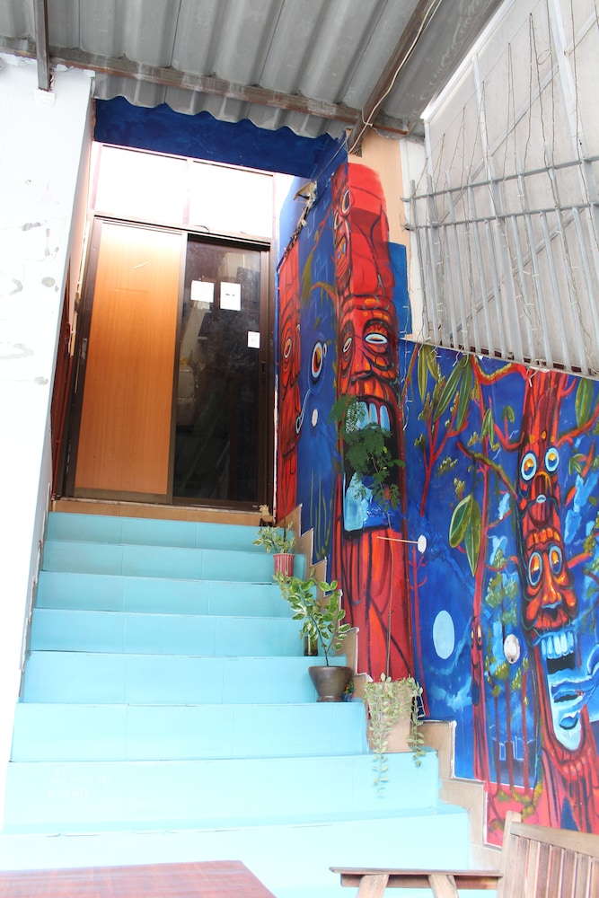 OYO 985 The Twins Hostel 4/25