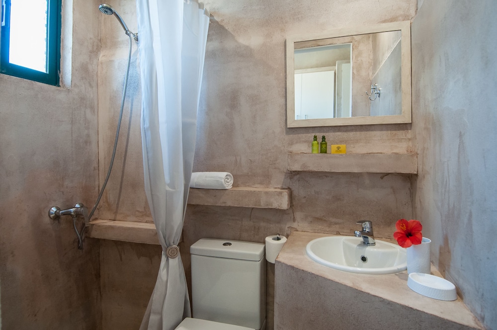 غرفة قياسية ثلاثية بسرير مزدوج وسرير فردي، Zante Nest 7/10
