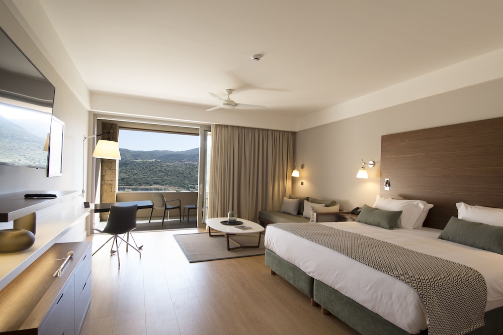JUNIOR SUITE, GOLF COURSE VIEW, MOUNTAIN VIEW