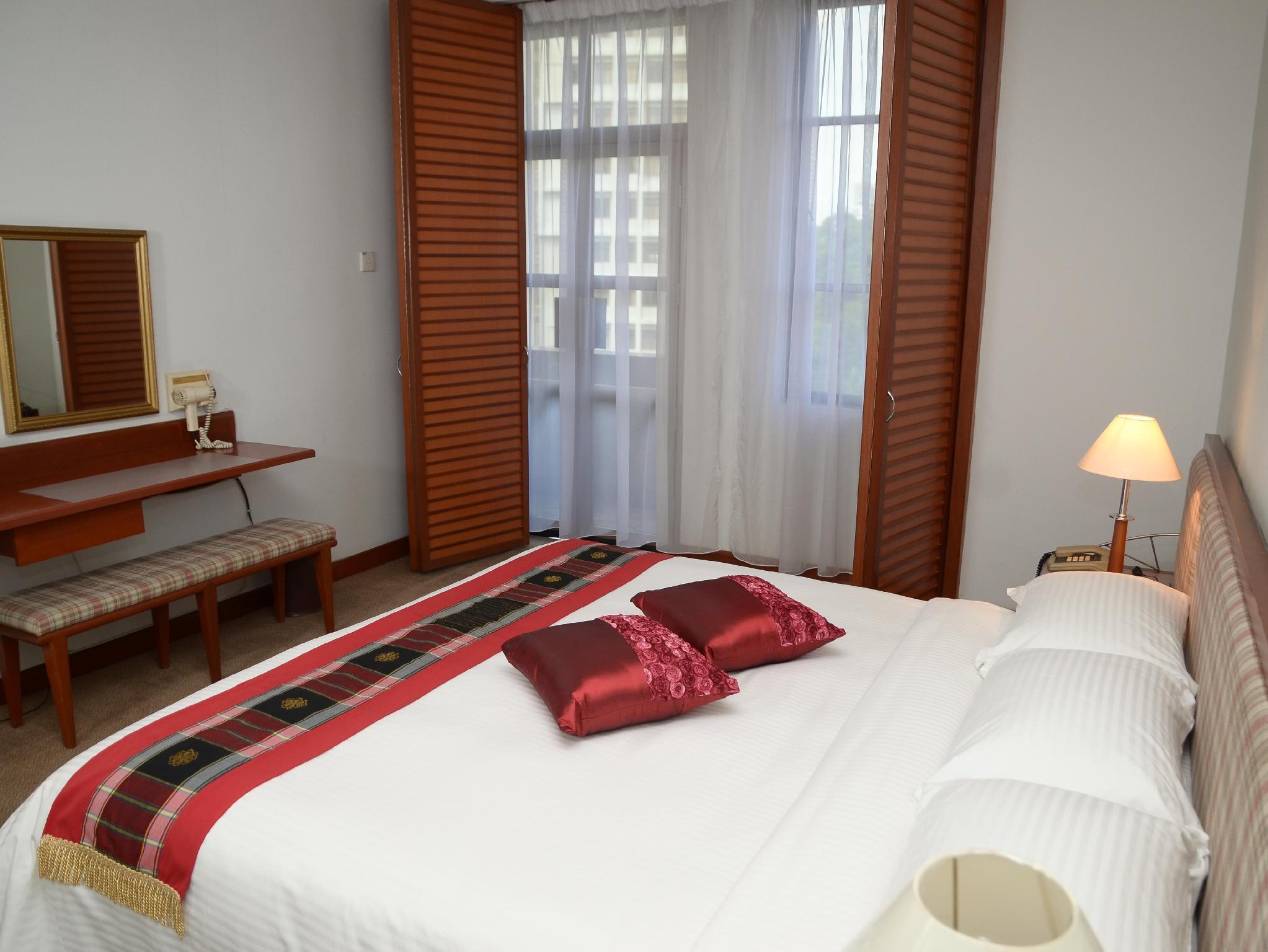ONE BEDROOM DELUXE