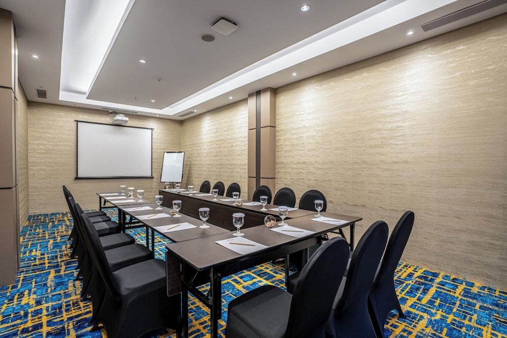 Aston Emidary Bangka Hotel and Conference Center 51/57