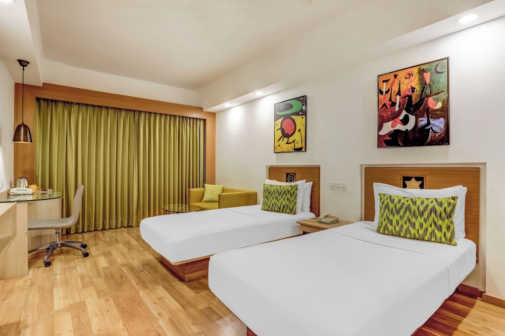 DELUXE, TWIN BEDS