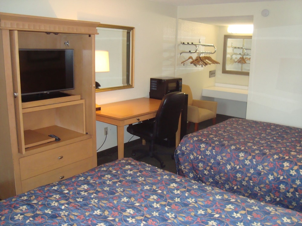 Super 8 by Wyndham Monticello NY 12/45