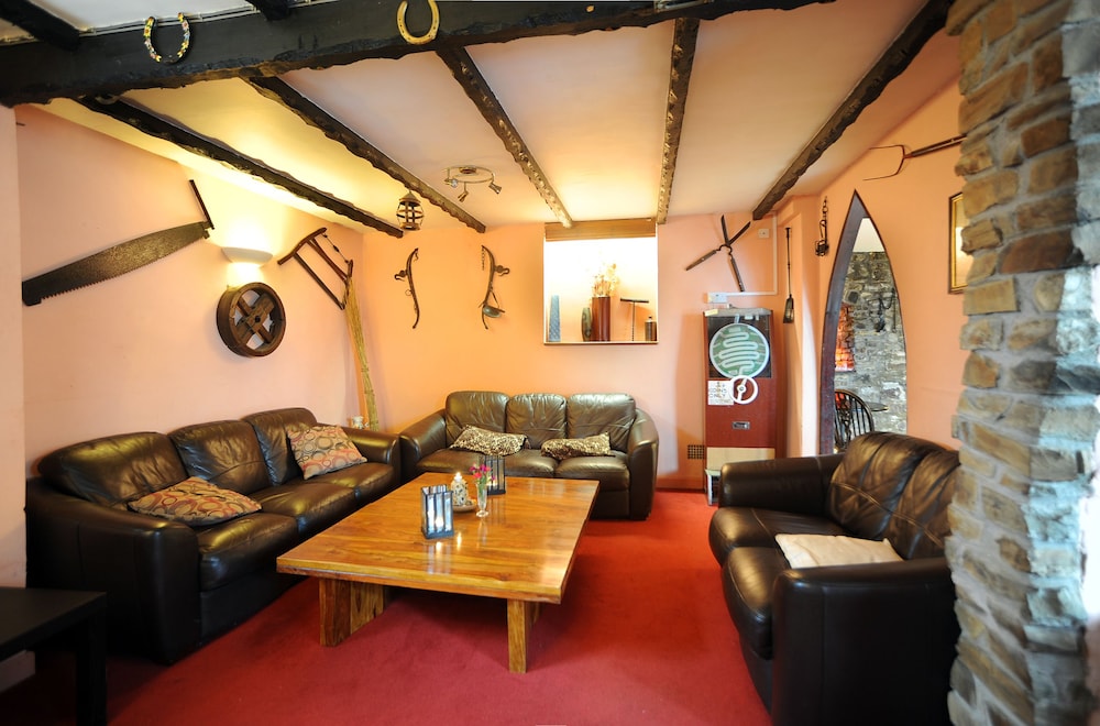The West Country Inn 39/61